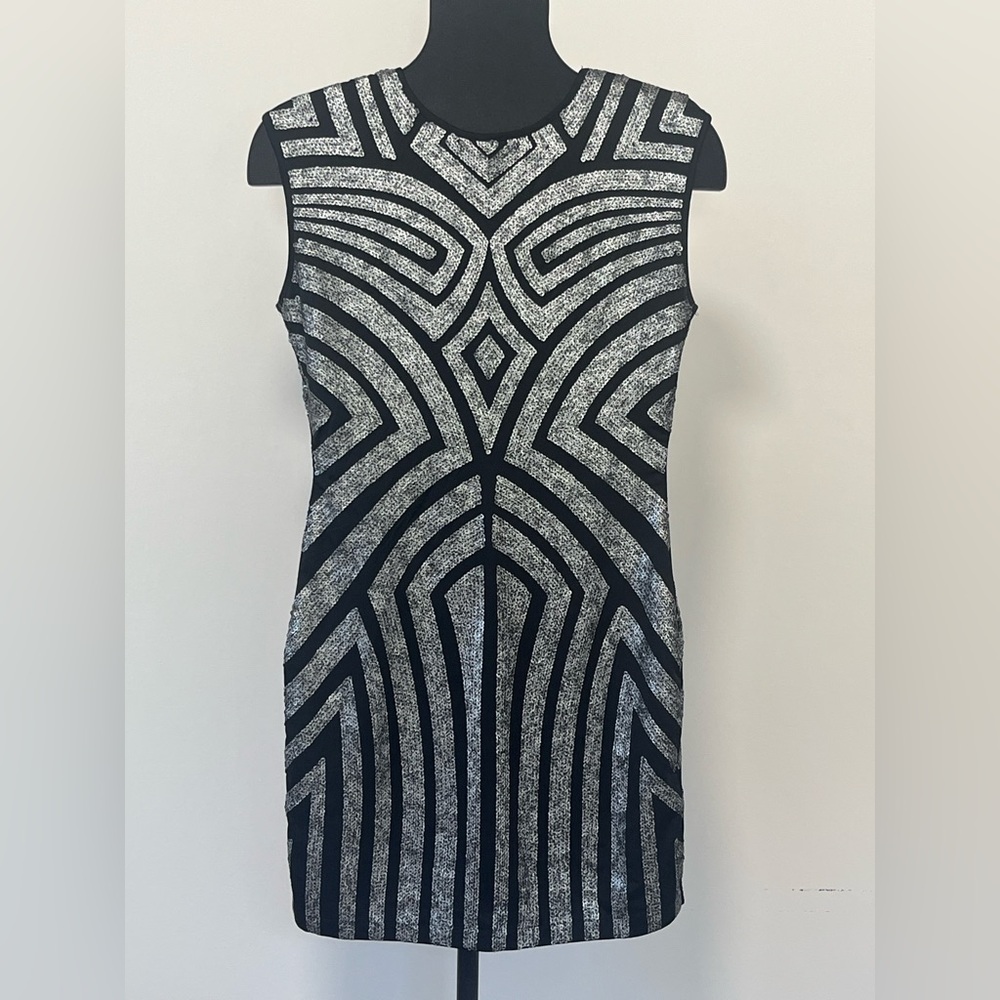Romeo & Juliet Couture Black and White Sheath Mini Dress